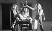 Verzweifelte Collage aus Flucht und der Gier der Annäherung. Szene aus „The Io Passion“. Foto: Festspiele Bregenz