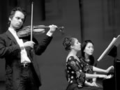 Benjamin Schmid (Violine) und Ariane Haering (Klavier) gestalteten das Auftaktkonzert zum diesjährigen Mozartzyklus des Festivals. Foto: A. Köhring