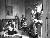 „Zurück zur Natur“ als programmatisches Motto: Zu einer besonders atmosphärischen Improvisations-Session versammelten sich Teilnehmende in dem Landhaus „Les Chemettes“ nahe bei Chambéry, in dem der junge Jean-Jacques Rousseau die Grundideen seiner Philosophie und Musikästhetik entwickelte. Foto: Conservatoire Lyon