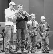 Vom Jazzfieber gepackt: Bayerns Jazzer-Nachwuchs beim Workshop „Jugend jazzt“ in Marktoberdorf´. Foto: Bayerische Musikakademie 