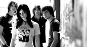 … Oben die Band „Wir sind Helden“, hier die vermeintlichen Trittbrettfahrer „Silbermond“. Fotos: Labels Berlin/BMG