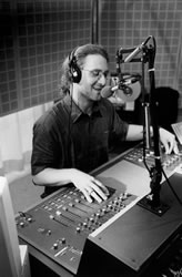 Selbstfahrer am Mischpult: Matthias Kugler. Foto: Musikhochschule Karlsruhe
