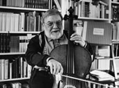Wort und Ton geschwisterlich vereint: Siegfried Palm in seinem Studierzimmer in Frechen. Foto: Charlotte Oswald