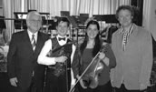 v.l.n.r.: Wilfried Schönweiß, Initiator und Organisator, mit Stefan Tarara und Danae Papamatthäou-Matschke und Musikdirektor Stefan Fraas