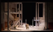 Regiedämmerung im Hotel Gibichungen (Bühnenbild: Frank Philipp Schlößmann). Foto: Bayreuther Festspiele/J. Quast