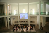 Alexander Liebreich und das Münchener Kammerorchester bei einer Probe für die Nachtmusik. Foto: Florian Ganslmeier/MKO