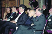 Kongresserffnung (v.r.): Martin Maria Krger (Prsident des Deutschen Musikrates), Heiner Geiler (Bundesminister a.D.) und Christian Hppner (Generalsekretr des Deutschen Musikrates). Foto: Deutscher Musikrat
