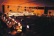 Konzentration und Sammlung: Hans Zenders Logos  Fragmente fr 32 Singstimmen und 3 Orchestergruppen. Foto: Charlotte Oswald