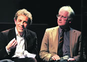 Suche nach Gewissheit: Stefano Gervasoni (links) und Roland Diry vom Ensemble Modern diskutierten in Frankfurt über das neue Werk des Komponisten. Foto: Charlotte Oswald