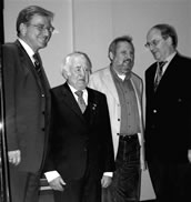 Von links: Staatsminister Thomas Goppel, Alexander L. Suder, Siegfried Mauser und Dirk Hewig anlässlich des Festkonzertes zum 50. Band der Reihe „Komponisten in Bayern“ im November 2007. Foto: Andrea Fink
