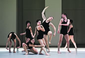 Szene aus der Tanzplan Dresden-Produktion „Memori“ von Wayne McGregor, März 2007. Foto: Costin Radu